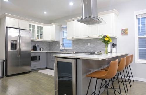 Edgewater Apartamento | Modern Apartment on Quiet Street in Andersonville