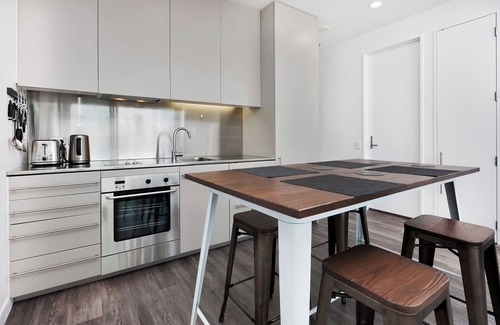 Auckland Central Business District Apartamento | Modern apartment overlooking Victoria Park with Aircon and Carpark