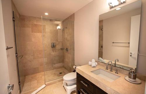 Playa Blanca Apartamento | Modern Apartment - Steps to Puntarena Beach Club & Shops - Marina Overlook - Sleeps 10