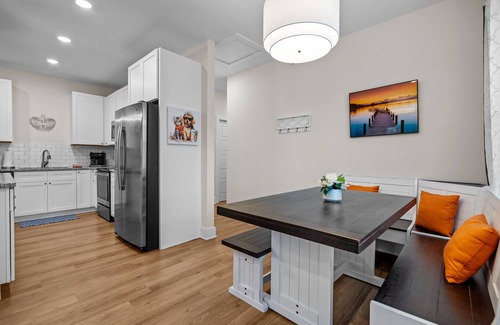 Wilmington Apartamento | Modern Apartment short walk from Riverwalk| Full Kitchen, Wifi and Central AC