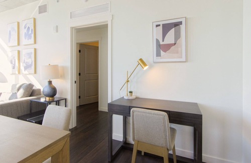 St. Petersburg - Clearwater Apartamento | Modern Apartment in Prime Location (ID8503X97)