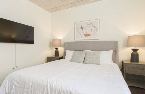 St. Petersburg - Clearwater Apartamento | Modern Apartment in Prime Location (ID8503X97)