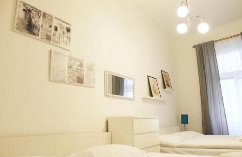 Nove Mesto Apartamento | Modern Apartment Ve Smečkách 28