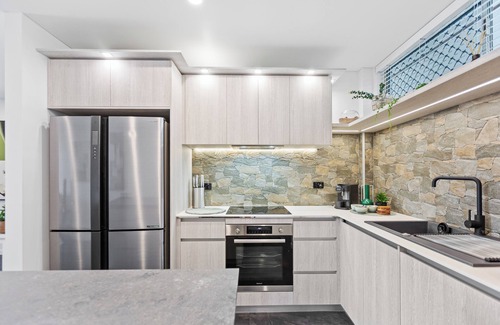 Cairns North Apartamento | Modern Apartment with Esplanade Views