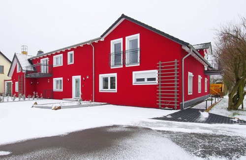 Freienhufen Apartamento | Apartamento moderno con mucho espacio para 4 personas.