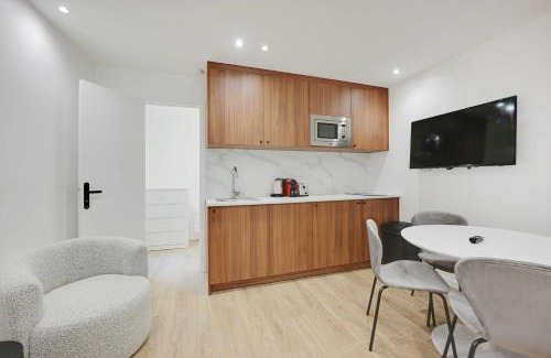 Aubervilliers Apartamento | Modern apartment with terrace