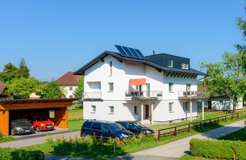 Unterburg am Klopeiner See Apartamento | Apartamento moderno con gran balcón en el lago Klopein