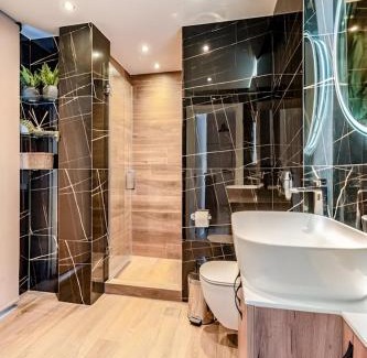 Vardaris Apartamento | Modern Apartment with Large Balcony & City Views Central Thessaloniki