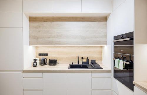 Nepszinhaz negyed Apartamento | Modern Apartment with Balcony and Parking
