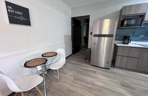 Salitral Apartamento | Modern Apartment with Semi-Private Heated Pool, can be reserved for a Pool Party