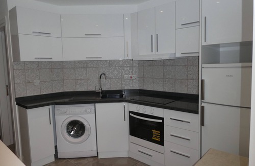 Ghaziveran Apartamento | apartamento moderno con vistas al mar y montaña