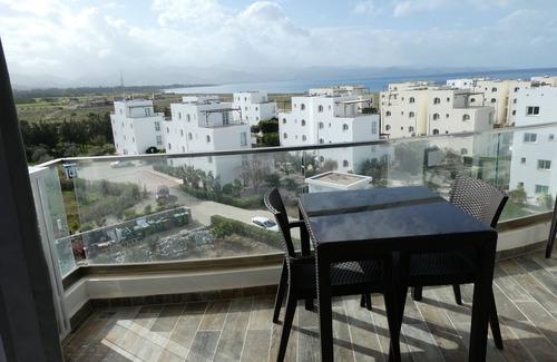 Ghaziveran Apartamento | apartamento moderno con vistas al mar y montaña