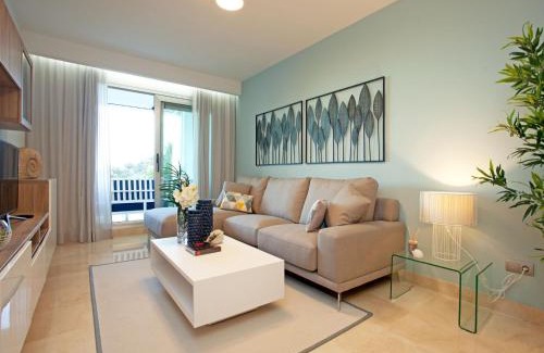 Ojen Apartamento | Modern Apartment with Pool
