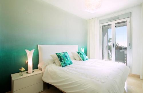 Ojen Apartamento | Modern Apartment with Pool