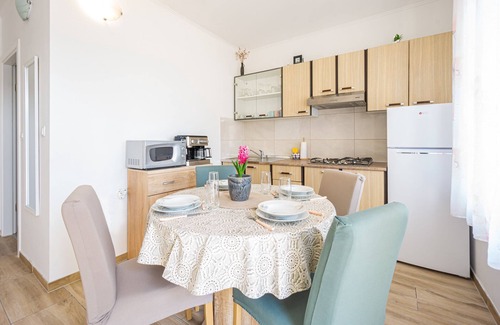 Metajna Apartamento | Modern apartment with sea view