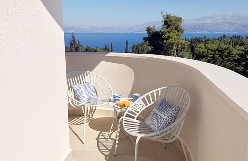 Supetar Apartamento | Apartamento moderno (4 + 1), VISTA AL MAR, aire acondicionado, internet, estacionamiento.