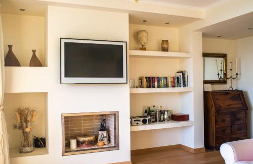 Saronida Casa | Modern Apartment with sea view in Saronida