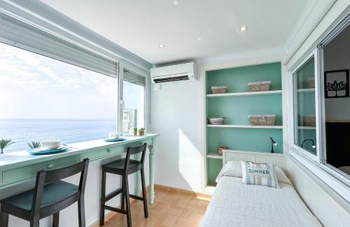 San Luis de Sabinillas Apartamento | Modern appartment with sea views in Sabinillas