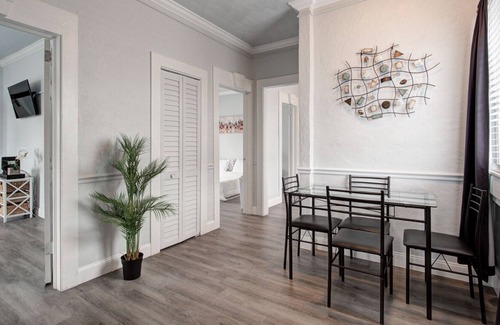 Swann Estates Apartamento | Modern apt in the HEART of TAMPA