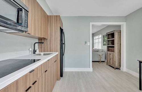 North Beach Apartamento | Modern Apt Near Beach Views & Wi-fi
