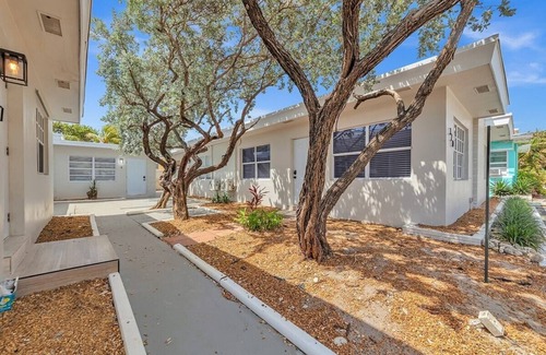 North Beach Apartamento | Modern Apt Near Beach Views & Wi-fi