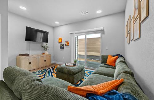 Rogers Apartamento | Modern Apt W Pool, Gym & Free "p"prime Location