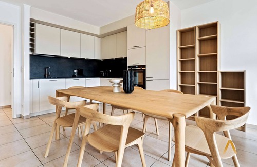 Esch-sur-Alzette Apartamento | Modern Apt with Balcony, Fast WiFi & Amenities