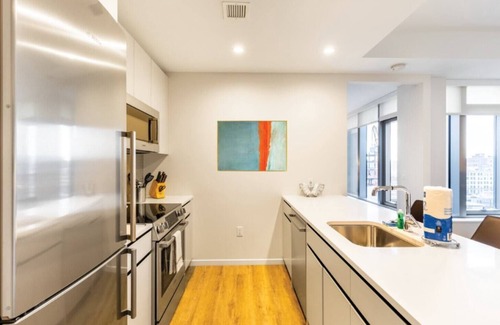Seaport District Apartamento | Modern Apt with City Views and Gym