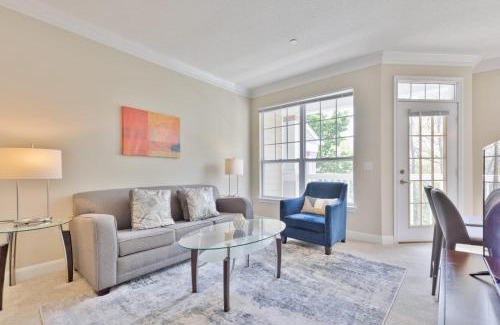 Waltham Apartamento | Modern Apt with Private Garage