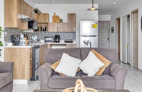 San Salvador Apartamento | Modern apt with stunning city and mountain views