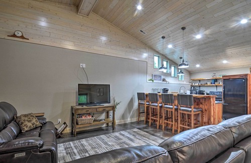 Arcadia Casa | Modern Arcadia Farmhouse on 80 Acres w/ Fire Pit!