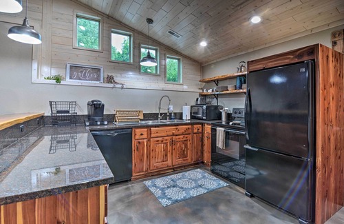 Arcadia Casa | Modern Arcadia Farmhouse on 80 Acres w/ Fire Pit!
