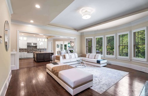 Sandy Springs Casa | Modern Atlanta Luxury – 5BR/5.5BA with Gourmet Chef’s Kitchen & Grand Interiors