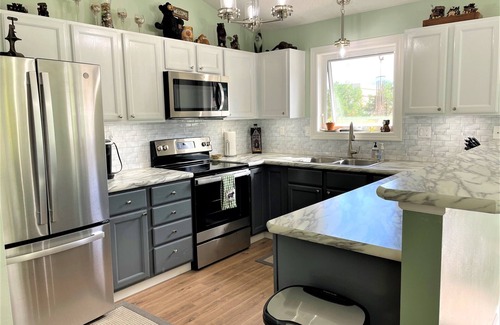 Ironwood Casa | Modern Attached garage Dog friendly ATV & Sled friendly