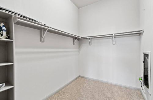 Montopolis Apartamento | Modern Austin 2BR 2B Apt with Pool Parking & WIFI