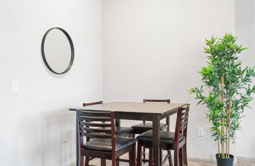 Montopolis Apartamento | Modern Austin 2BR 2B Apt with Pool Parking & WIFI