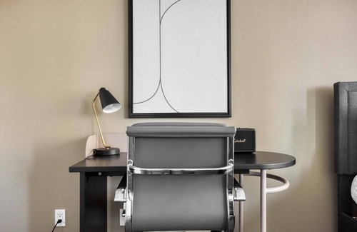 Prudential - St. Botolph Apartamento | Modern Back Bay 1BR w/ W/D & Gym, nr Copley T, by Blueground