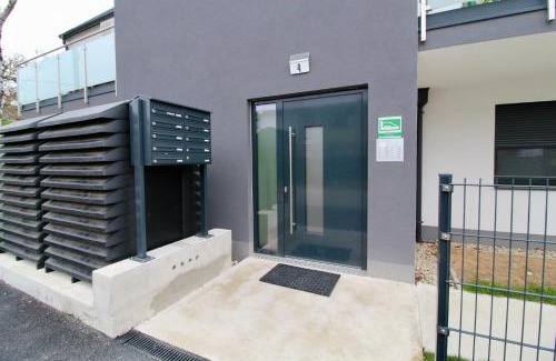 Wittau Apartamento | Modern Balcony Apartment with free Parking