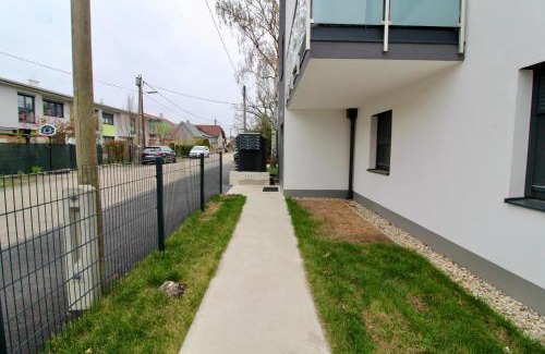 Wittau Apartamento | Modern Balcony Apartment with free Parking