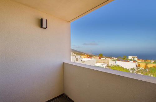 Arafo Casa | Modern Balcony House - Solarium Terrace - Parking