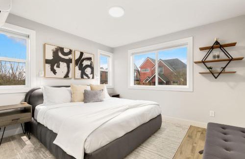 Sunset Hill Casa | Modern Ballard Retreat Near Beach & Parks