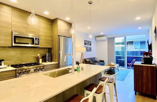 West Woodland Casa | Modern Ballard Townhouse - Rooftop