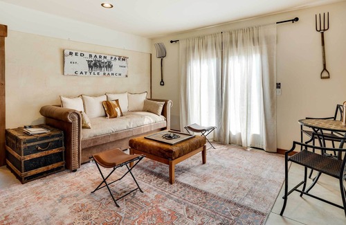 Jacksonville Casa | Modern Barn on Applegate River, Walk to Vineyard!