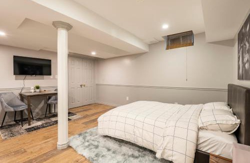 North York Casa | Modern, basement apartment, close to airport