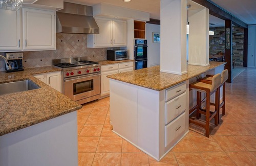 Deale Casa | Modern Bay Dream