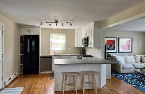 Fairfield Casa | Modern Beach Area Vacation Home With Pool