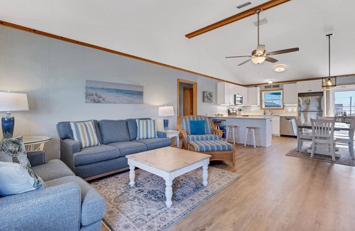 Kitty Hawk Cabaña | Modern Beach Cottage! Short Walk to the Beach!!
