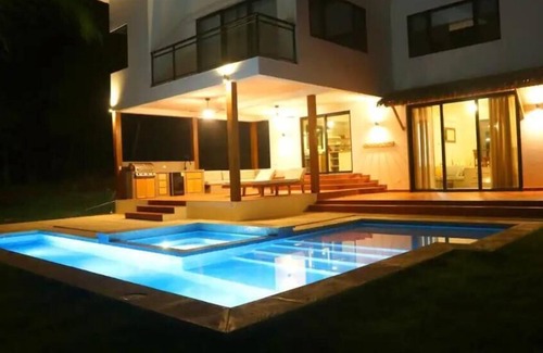 Las Escobas del Venado Casa | Modern Beach Home with pool and hot tub