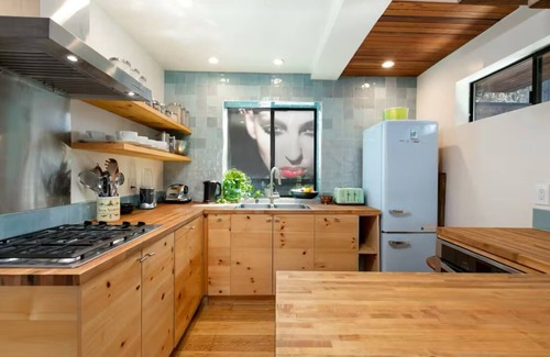 Venice Villa | Modern Beach House 2 blocks from the Ocean with Giant Rooftop Deck