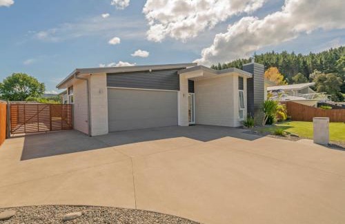 Whitianga Casa | Modern Beach Pad - Whitianga Holiday Home